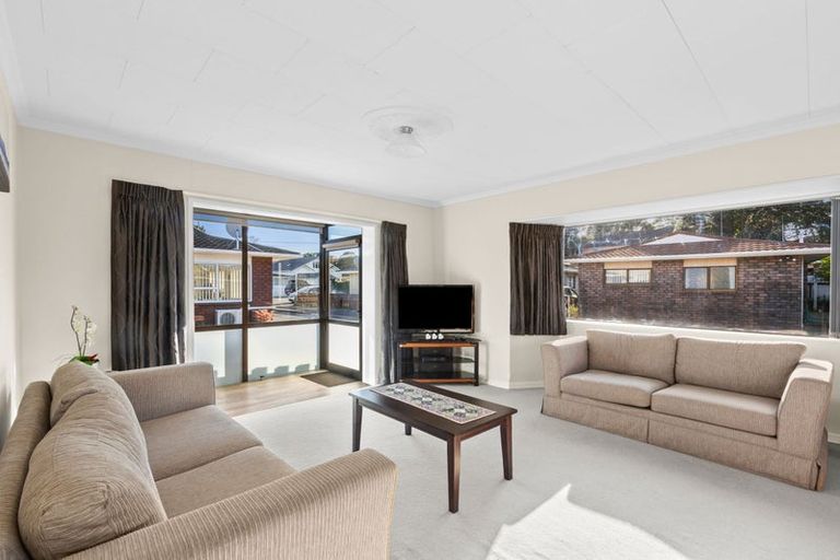 Photo of property in 1/81 Tukapa Street, Westown, New Plymouth, 4310