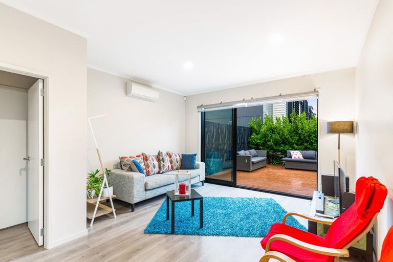 Photo of property in 22 Peihana Road, Hobsonville, Auckland, 0616