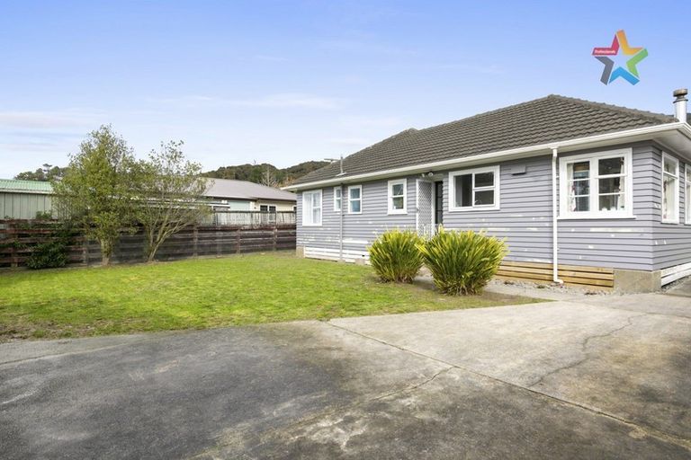 Photo of property in 32 Karaka Street, Wainuiomata, Lower Hutt, 5014