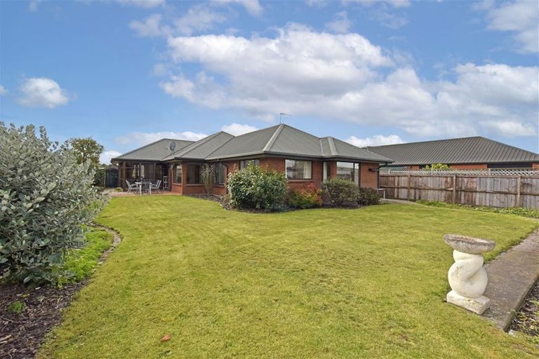 Photo of property in 22 Inglewood Place, Avonhead, Christchurch, 8042