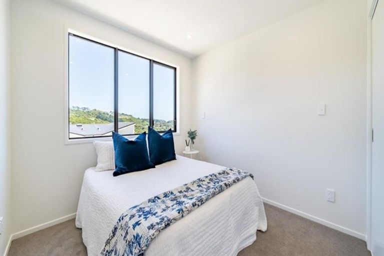 Photo of property in 37 Holystone Road, Whitby, Porirua, 5024