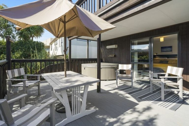 Photo of property in 5 Pendeen Place, Camborne, Porirua, 5026