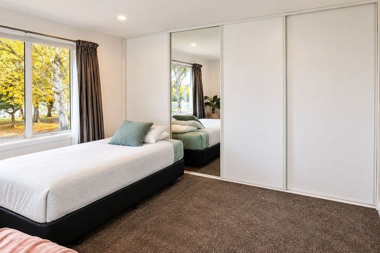 Photo of property in 226 Memorial Avenue, Burnside, Christchurch, 8053