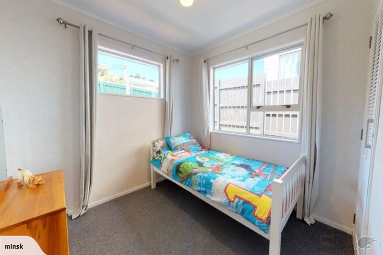 Photo of property in 41 Fitzpatrick Street, Newlands, Wellington, 6037