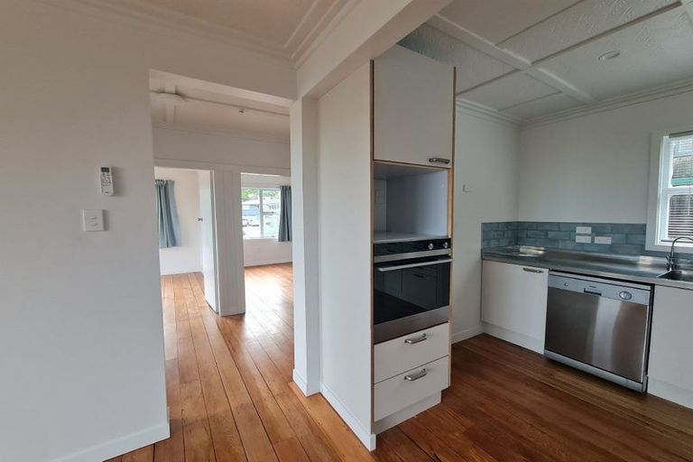 Photo of property in 54 Pioneer Road, Moturoa, New Plymouth, 4310