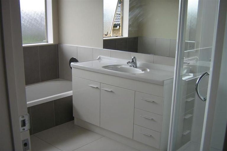 Photo of property in 36 Norm Pellow Drive, Manurewa, Auckland, 2105