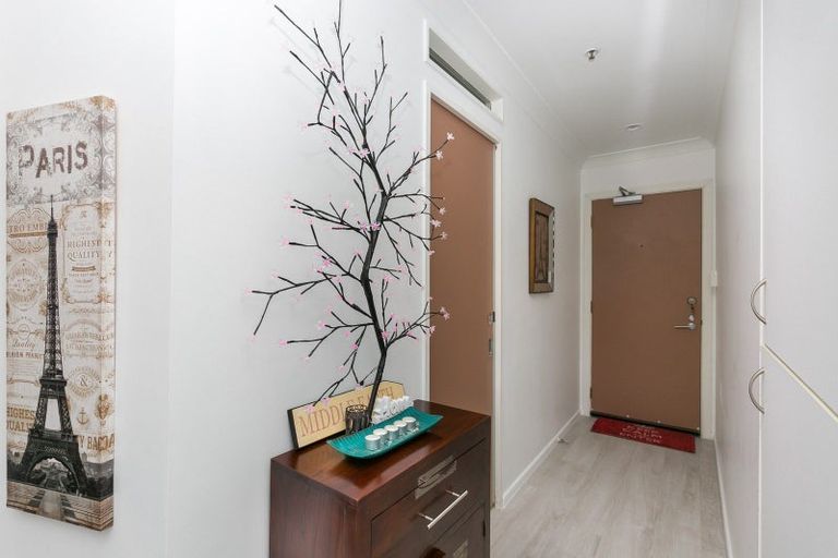 Photo of property in Terrace Garden Apartments, 8b/120 The Terrace, Wellington Central, Wellington, 6011