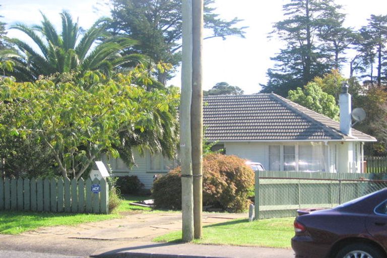Photo of property in 65 Smythe Road, Henderson, Auckland, 0612