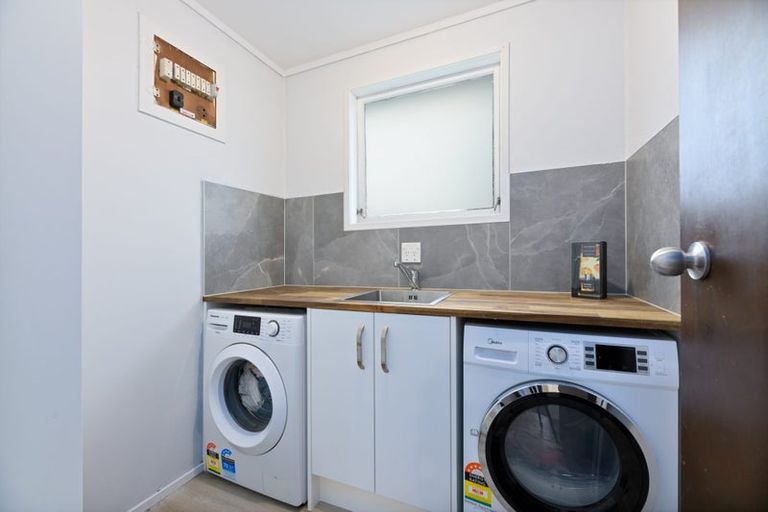 Photo of property in 31 Glenbervie Crescent, Massey, Auckland, 0614