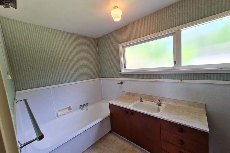 Photo of property in 23 Highfield Place, Avonhead, Christchurch, 8042