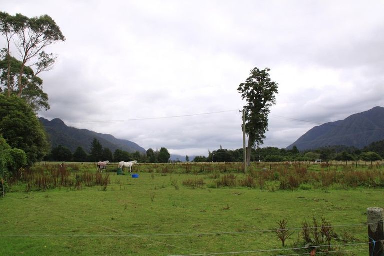 Photo of property in 1425 Lake Brunner Road, Inchbonnie, 7875