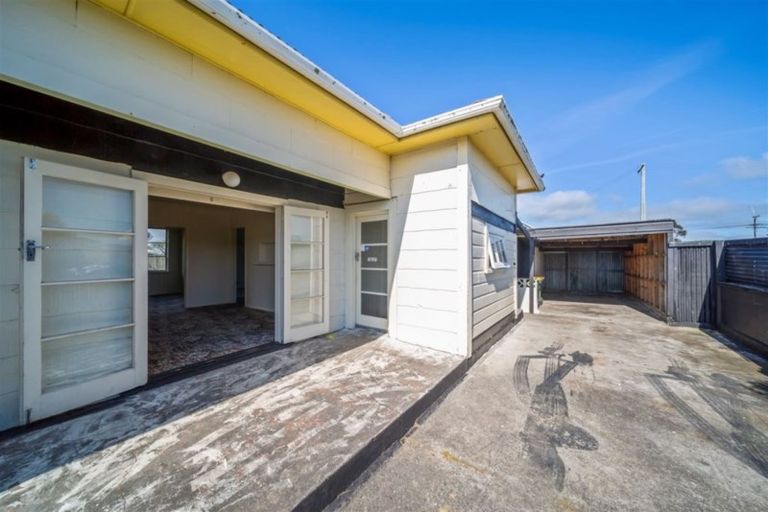 Photo of property in 371 Waihi Road, Normanby, Hawera, 4614