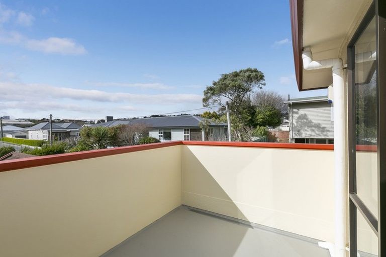 Photo of property in 8 Scorian Close, Karori, Wellington, 6012