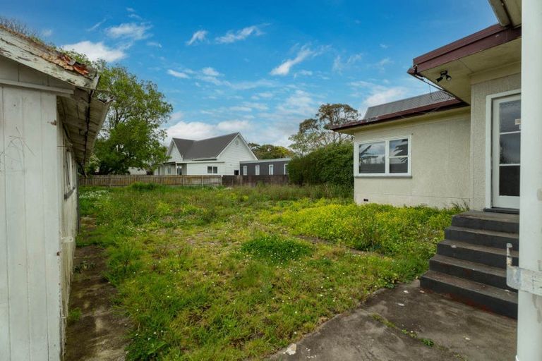 Photo of property in 332 Massey Road, Mangere East, Auckland, 2024