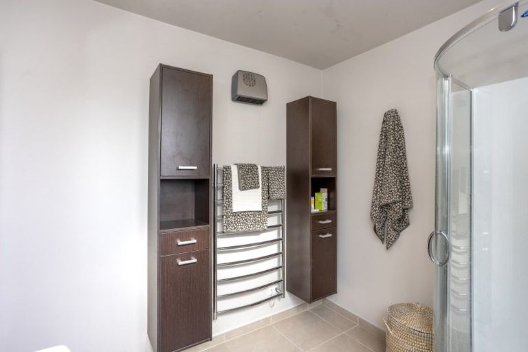 Photo of property in 120 Hargest Crescent, Saint Clair, Dunedin, 9012