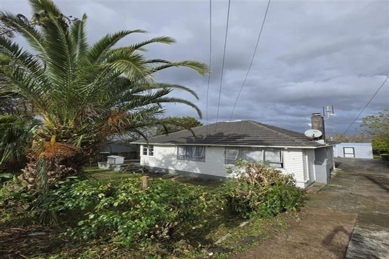 Photo of property in 3 Donovan Avenue, Massey, Auckland, 0614