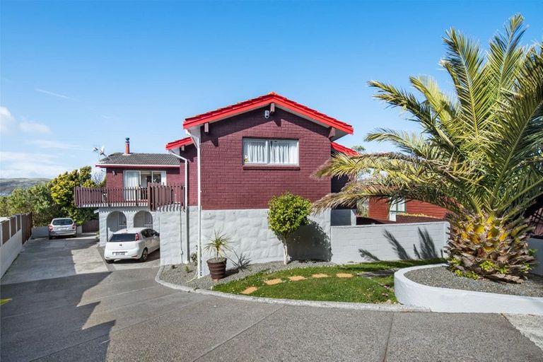 Photo of property in 6 Tree Top Lane, Paparangi, Wellington, 6037