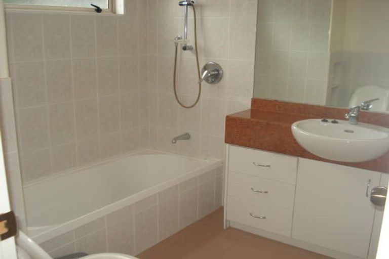 Photo of property in 39a Lingfield Street, Glenfield, Auckland, 0629