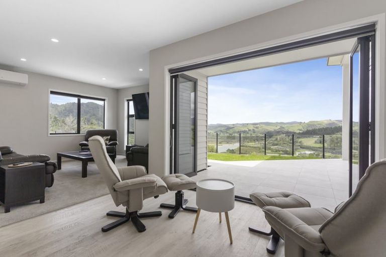 Photo of property in 21 Manatu Close, Whangamata, 3691