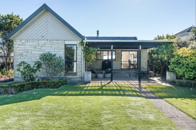 Photo of property in 82 Marine Parade, Paraparaumu Beach, Paraparaumu, 5032