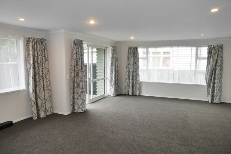 Photo of property in 19 Defoe Place, Waltham, Christchurch, 8023