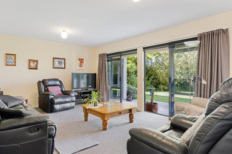 Photo of property in 26 Highcrest Heights, Westmorland, Christchurch, 8025