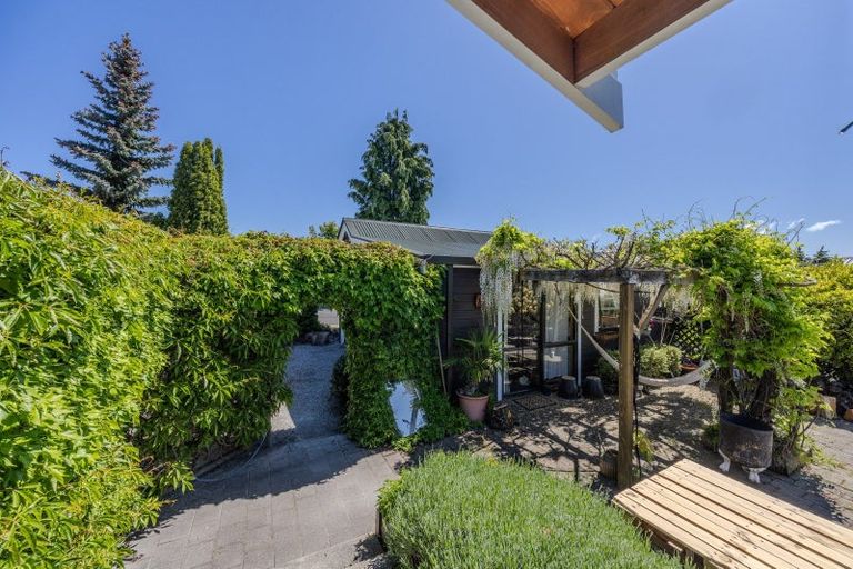 Photo of property in 21 Meadowstone Drive, Wanaka, 9305