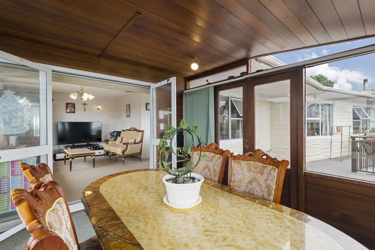 Photo of property in 466 Don Buck Road, Massey, Auckland, 0614