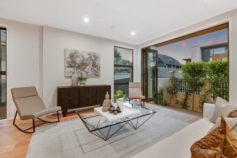 Photo of property in 16b Killarney Street, Takapuna, 0622