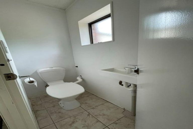 Photo of property in 1/17 Weetman Drive, Browns Bay, Auckland, 0630