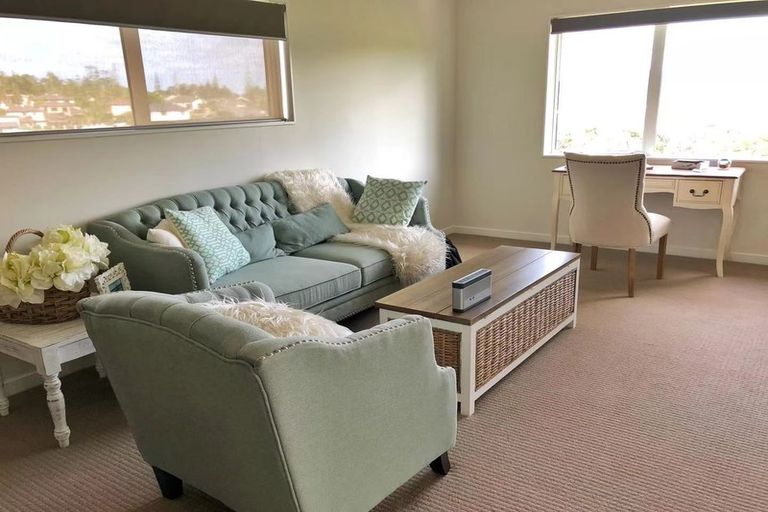 Photo of property in 113 Laurel Oak Drive, Schnapper Rock, Auckland, 0632