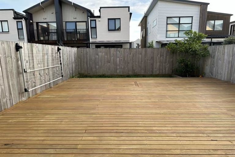 Photo of property in 19 Desalt Drive, Hobsonville, Auckland, 0616