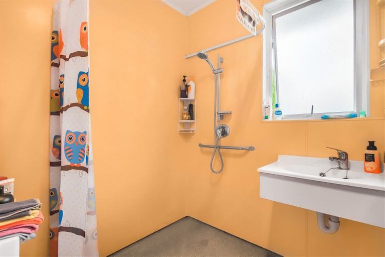 Photo of property in 22 Heybridge Street, Manurewa, Auckland, 2102