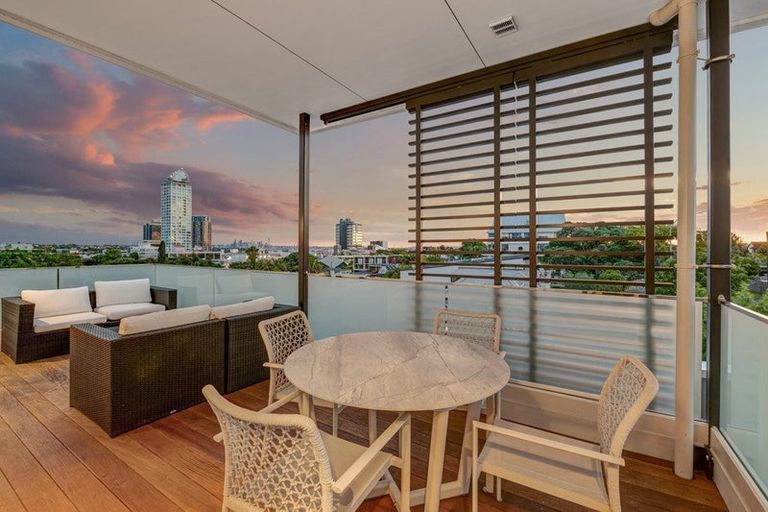 Photo of property in 16b Killarney Street, Takapuna, 0622