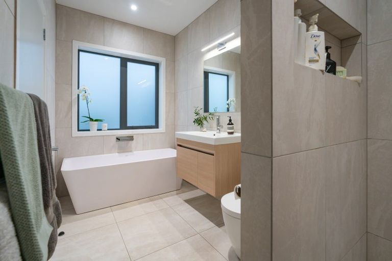 Photo of property in 35 Queen Street, Mount Victoria, Wellington, 6011