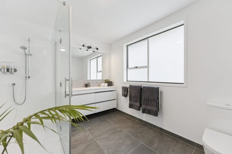 Photo of property in 3/4 Frater Avenue, Milford, Auckland, 0620