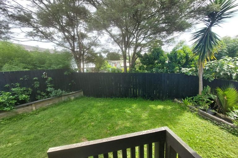 Photo of property in 14 Barnfield Place, Glendene, Auckland, 0602