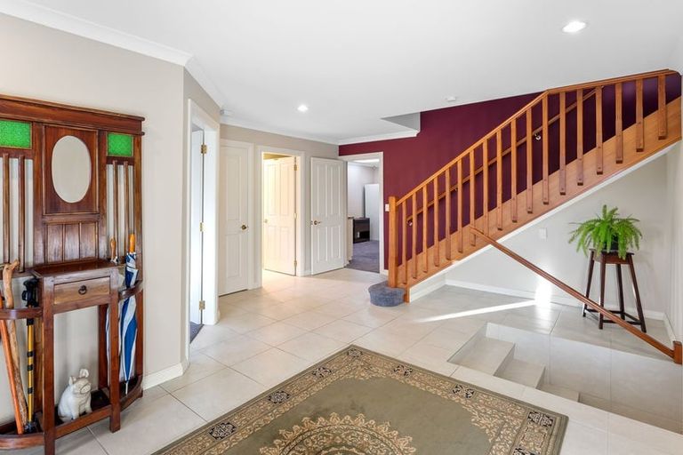 Photo of property in 14 Nugget Grove, Raumati Beach, Paraparaumu, 5032