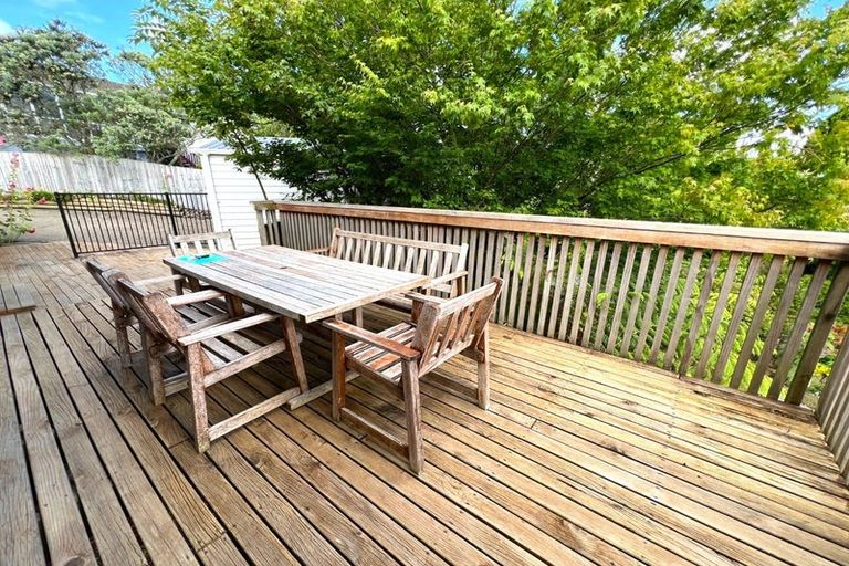 Photo of property in 8 Luxor Place, Massey, Auckland, 0614