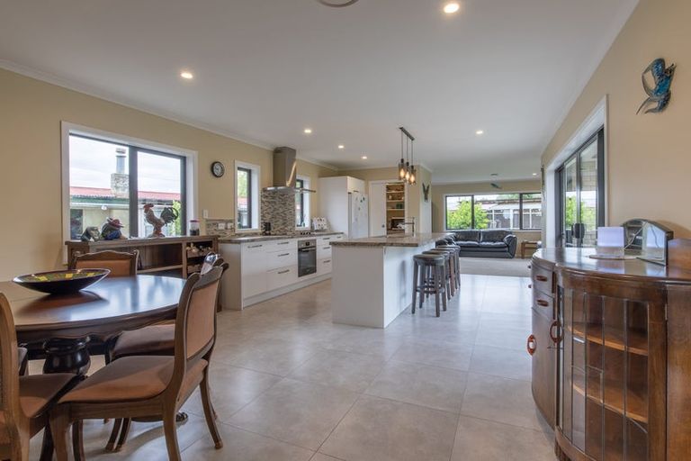 Photo of property in 11 Rathbone Street, Waipawa, 4210