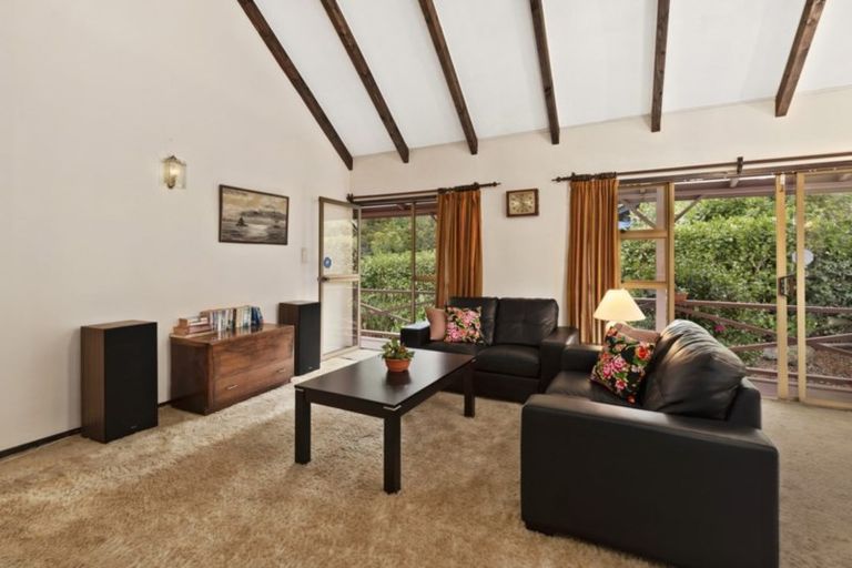 Photo of property in 2/1 Trelawny Place, Hillcrest, Auckland, 0627