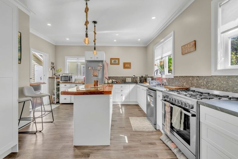 Photo of property in 62 Norton Street, Te Kopuru, 0391