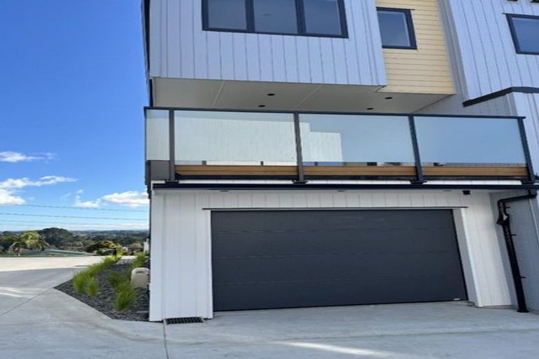 Photo of property in 455c Don Buck Road, Massey, Auckland, 0614