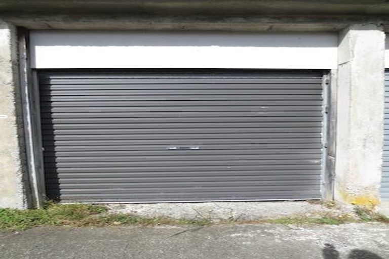 Photo of property in 132u2 Curtis Street, Northland, Wellington, 6012