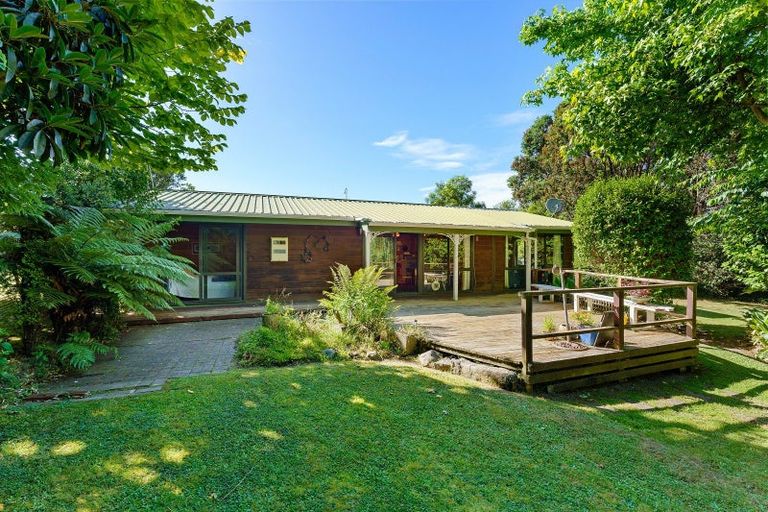Photo of property in 16 Lupin Road, Otaki, 5512