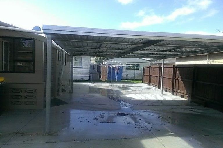 Photo of property in 52 Halsey Road, Manurewa, Auckland, 2102