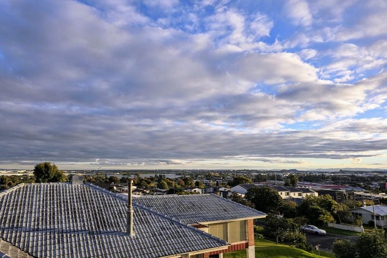 Photo of property in 8 Lewis Road, Pakuranga, Auckland, 2010