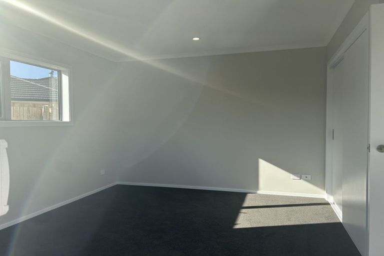 Photo of property in 18 Koru Loop, Paraparaumu, 5032