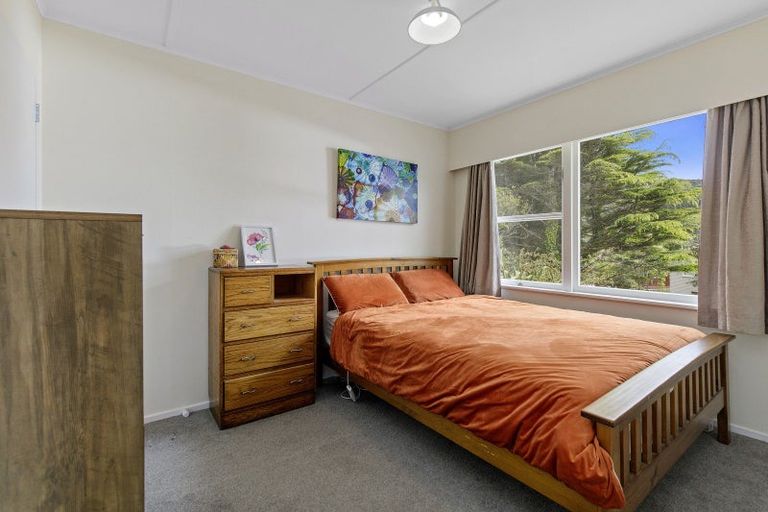 Photo of property in 21 Holland Street, Wainuiomata, Lower Hutt, 5014