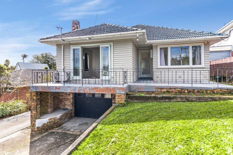 Photo of property in 21 Routley Drive, Glen Eden, Auckland, 0602